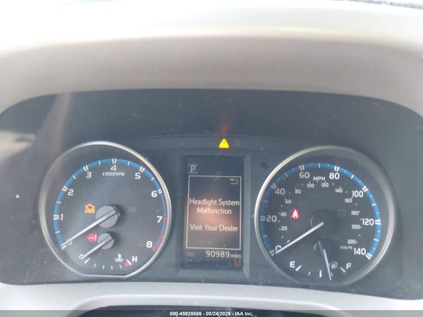 2018 TOYOTA RAV4 XLE — I7