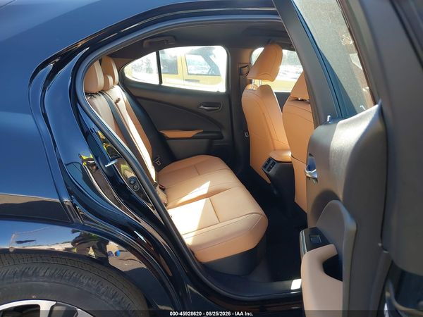 2024 LEXUS UX 250H PREMIUM — I8