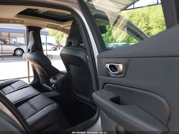 2025 VOLVO S60 CORE — I8