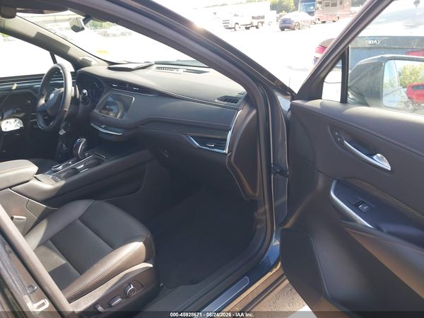 2019 CADILLAC XT4 SPORT