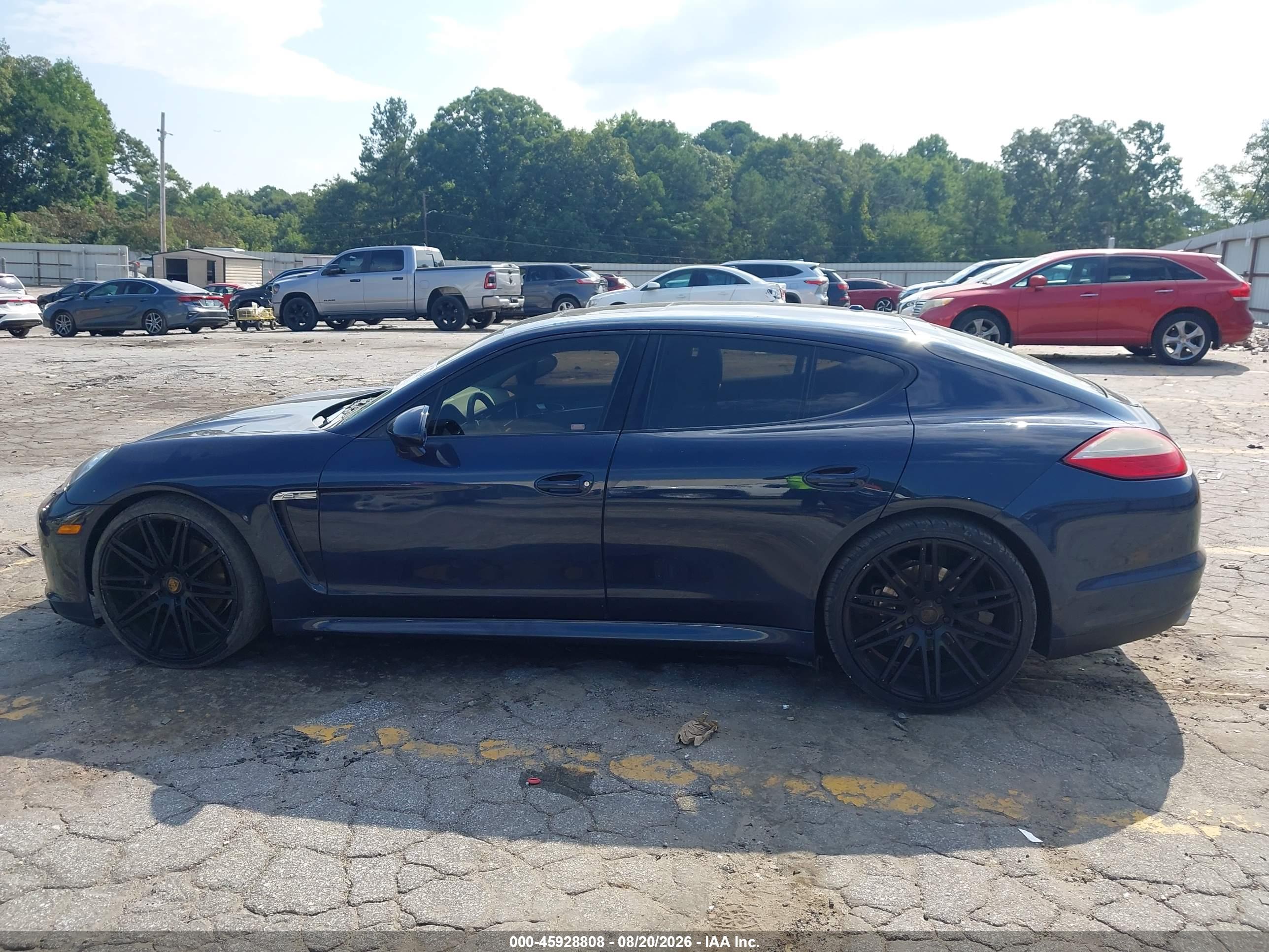 2012 PORSCHE PANAMERA 4