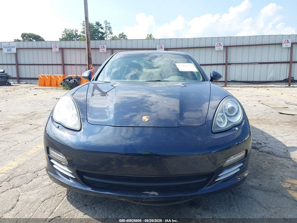 2012 PORSCHE PANAMERA 4