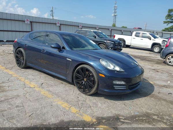 2012 PORSCHE PANAMERA 4