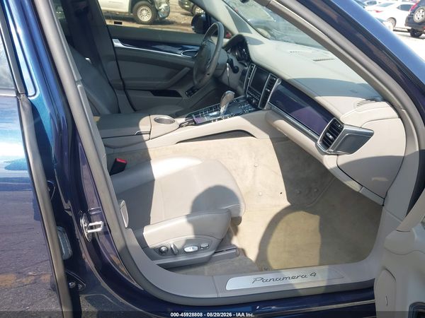 2012 PORSCHE PANAMERA 4