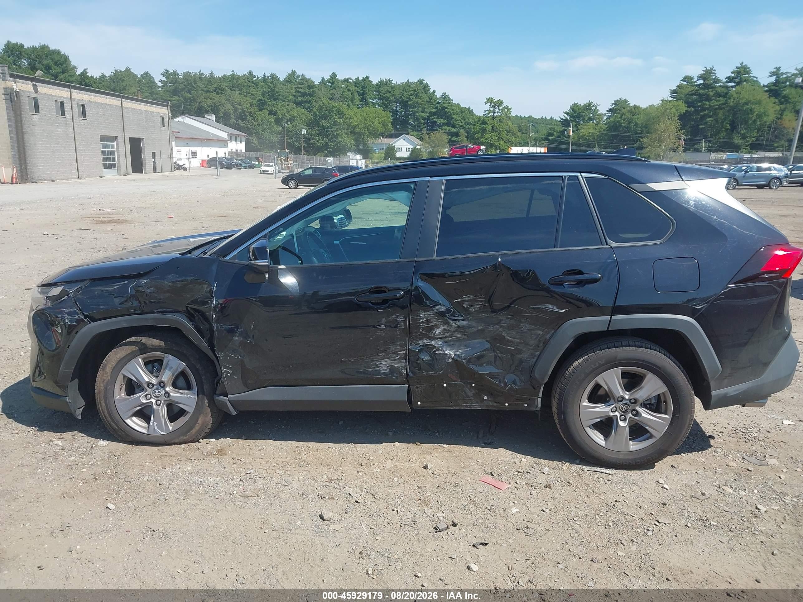 2024 TOYOTA RAV4 XLE