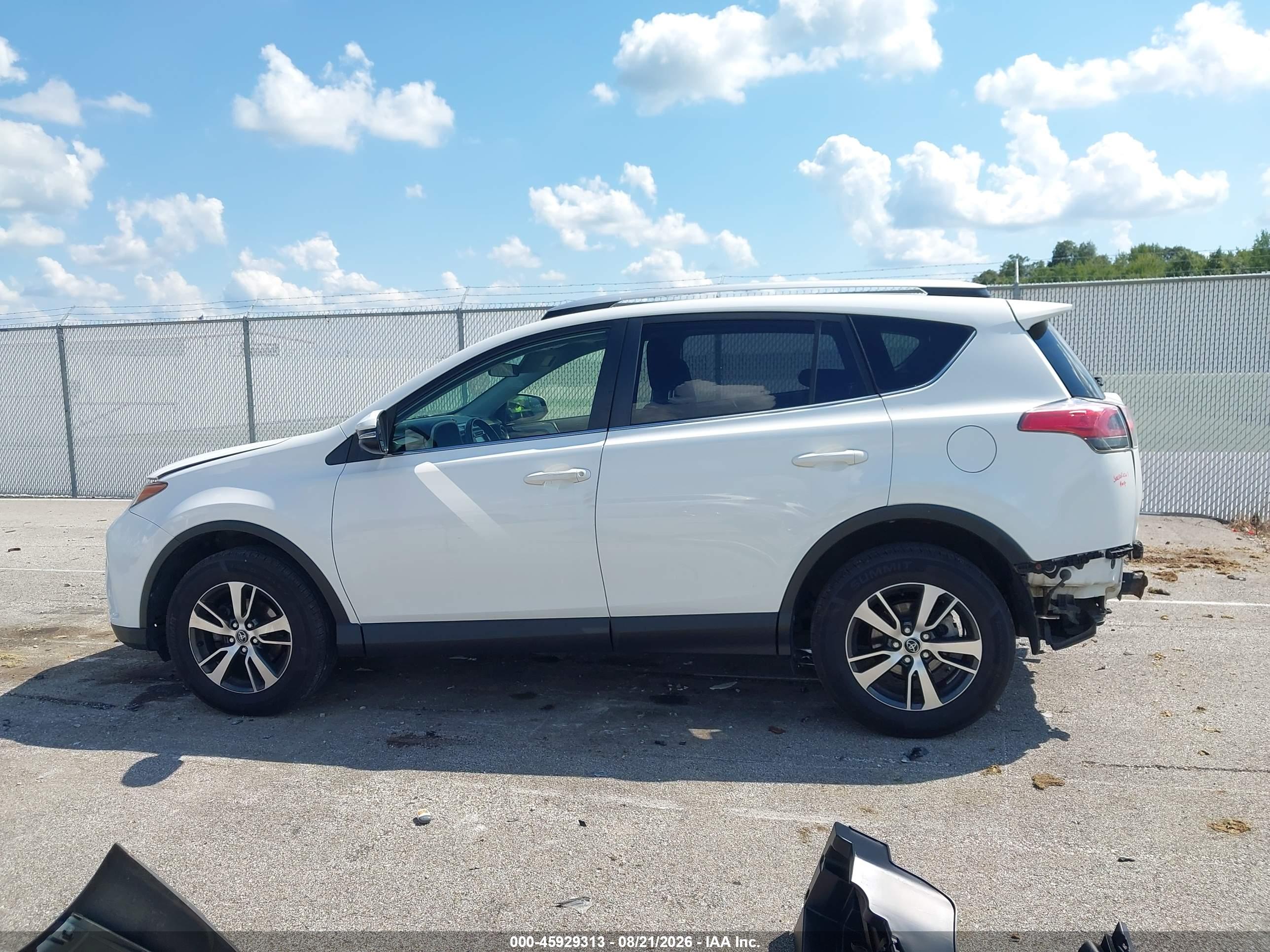 2016 TOYOTA RAV4 XLE