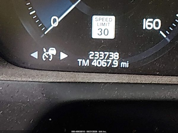 2017 VOLVO XC90 T6 MOMENTUM