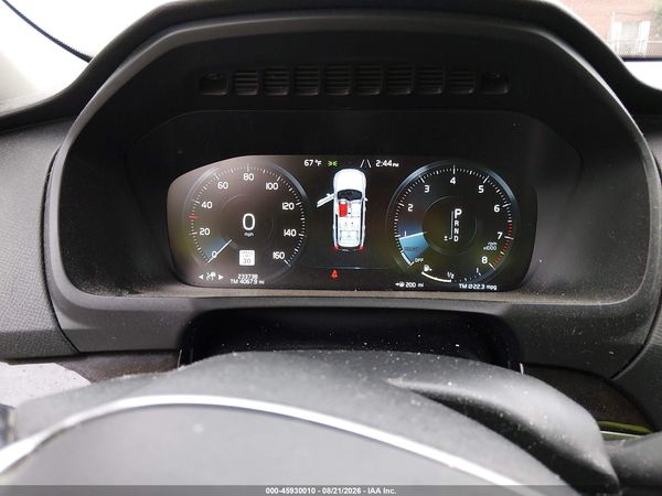 2017 VOLVO XC90 T6 MOMENTUM