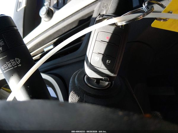 2013 CHEVROLET EQUINOX LS — I11