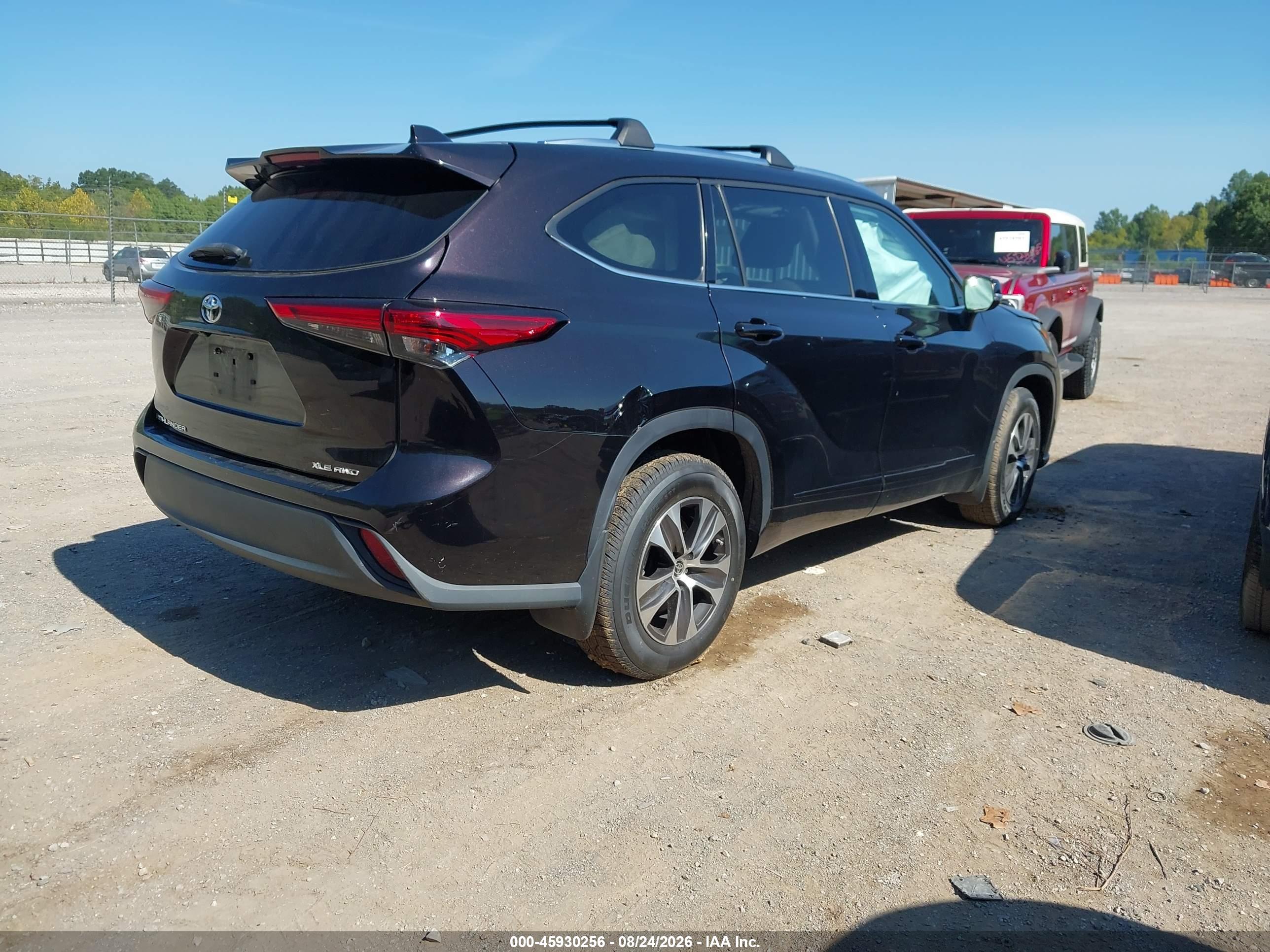 2021 TOYOTA HIGHLANDER XLE