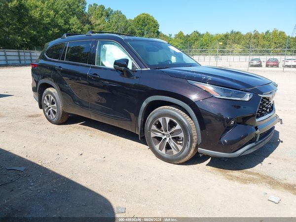 2021 TOYOTA HIGHLANDER XLE