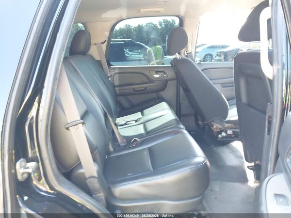 2014 CHEVROLET TAHOE COMMERCIAL — I8