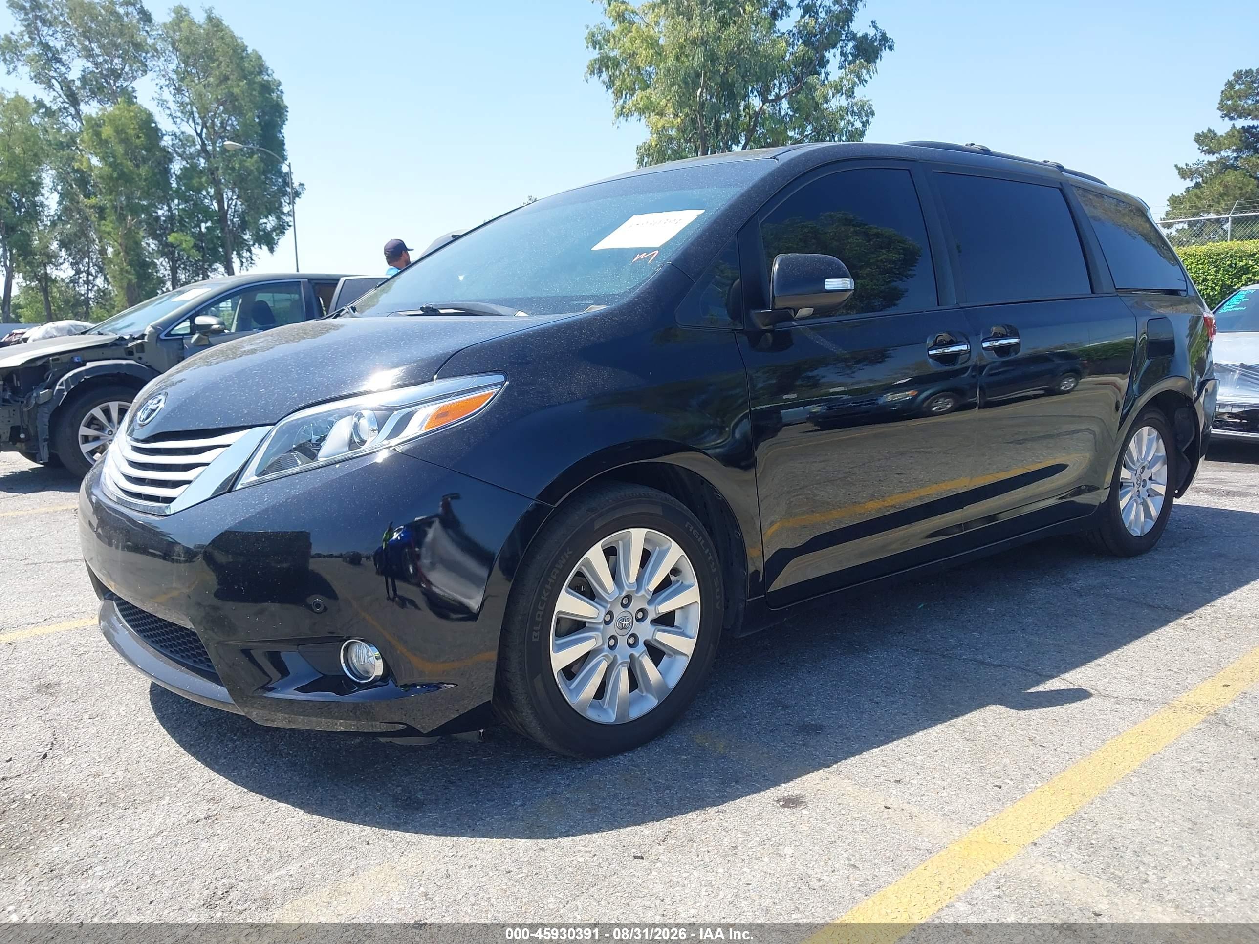 2015 TOYOTA SIENNA LIMITED 7 PASSENGER — I2