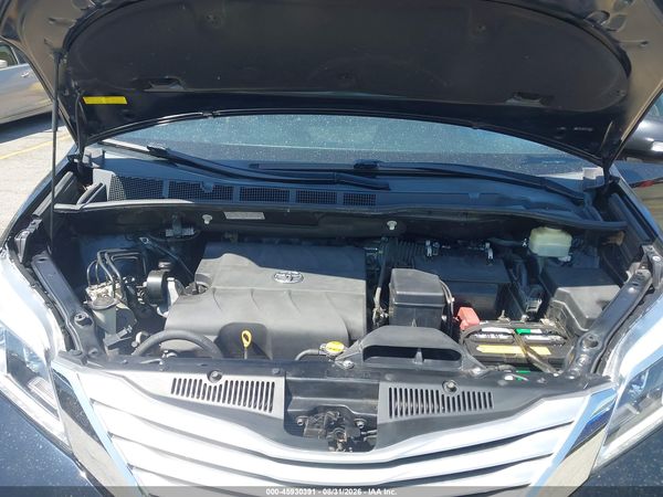 2015 TOYOTA SIENNA LIMITED 7 PASSENGER — I10