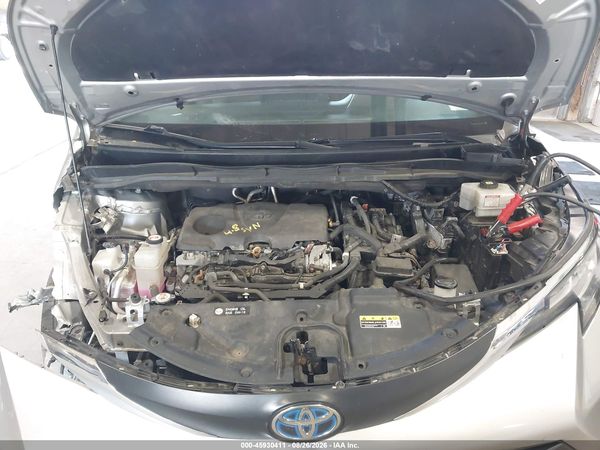 2021 TOYOTA SIENNA XLE