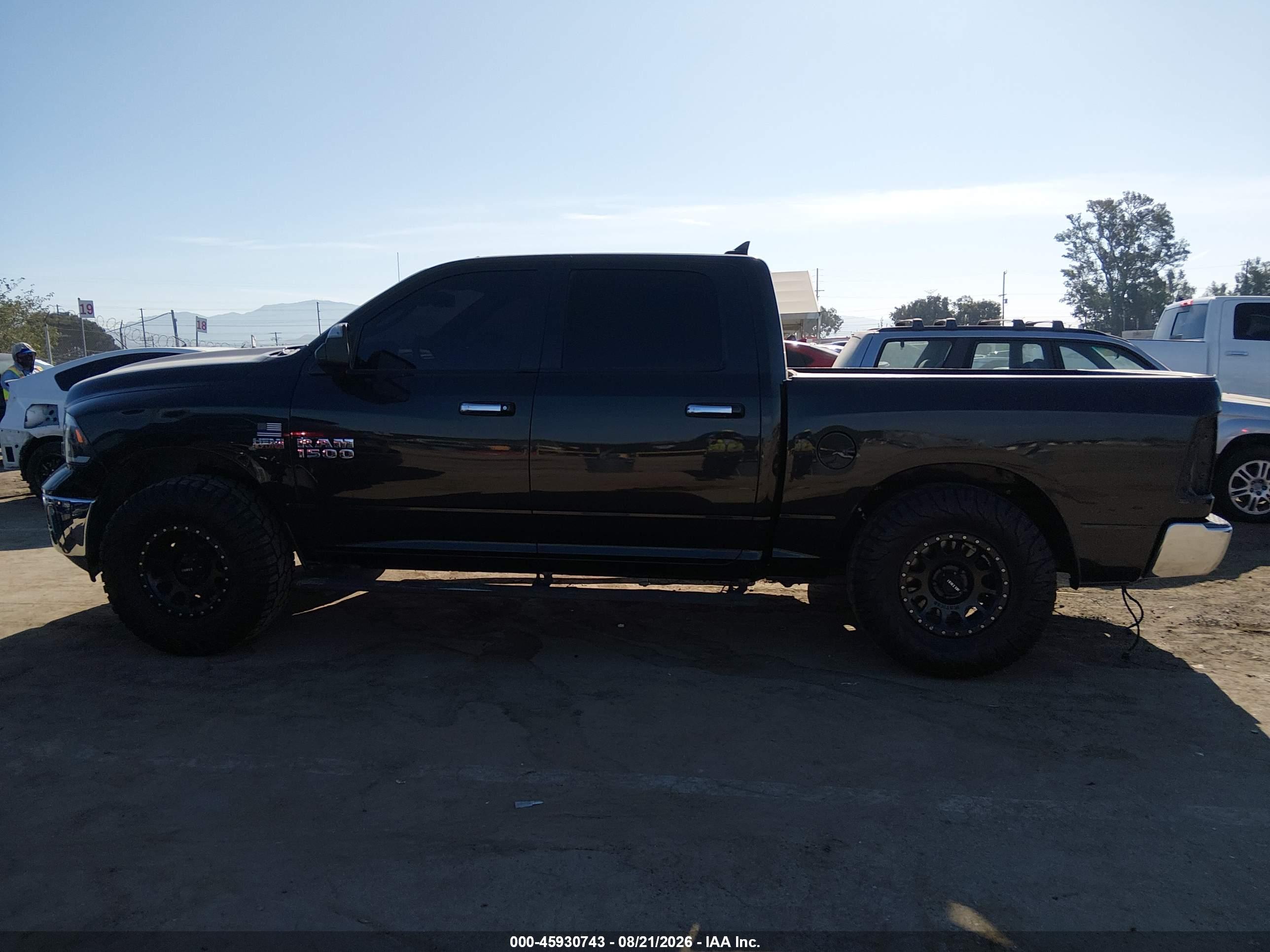 2016 RAM 1500 SLT