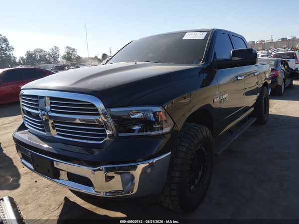 2016 RAM 1500 SLT