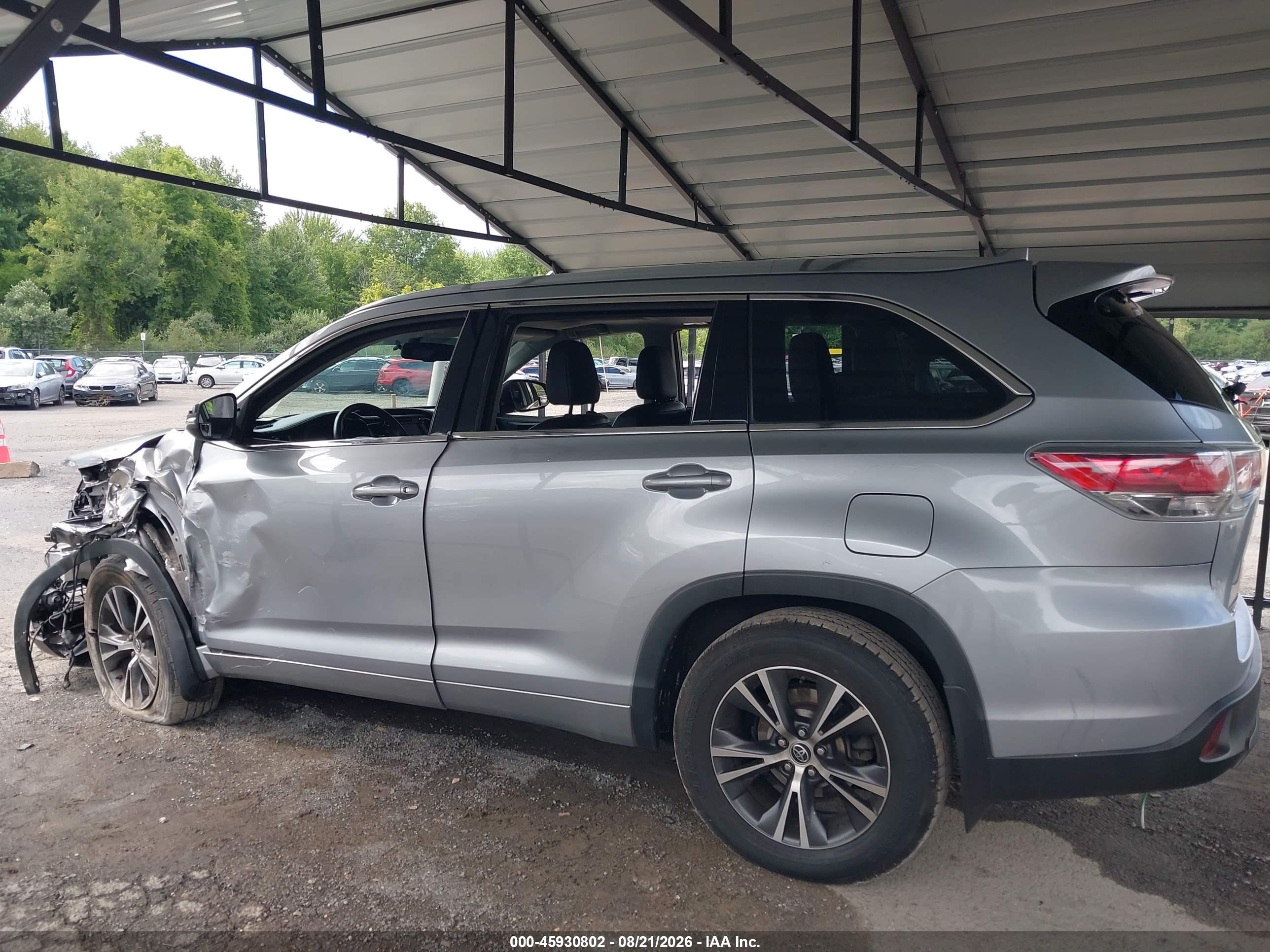 2016 TOYOTA HIGHLANDER XLE V6