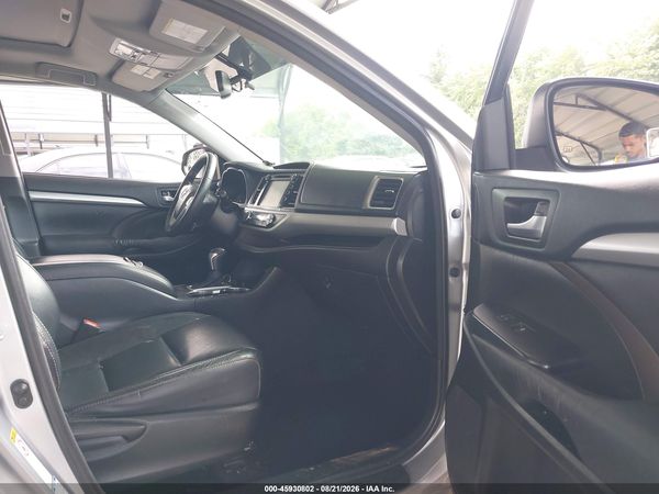 2016 TOYOTA HIGHLANDER XLE V6