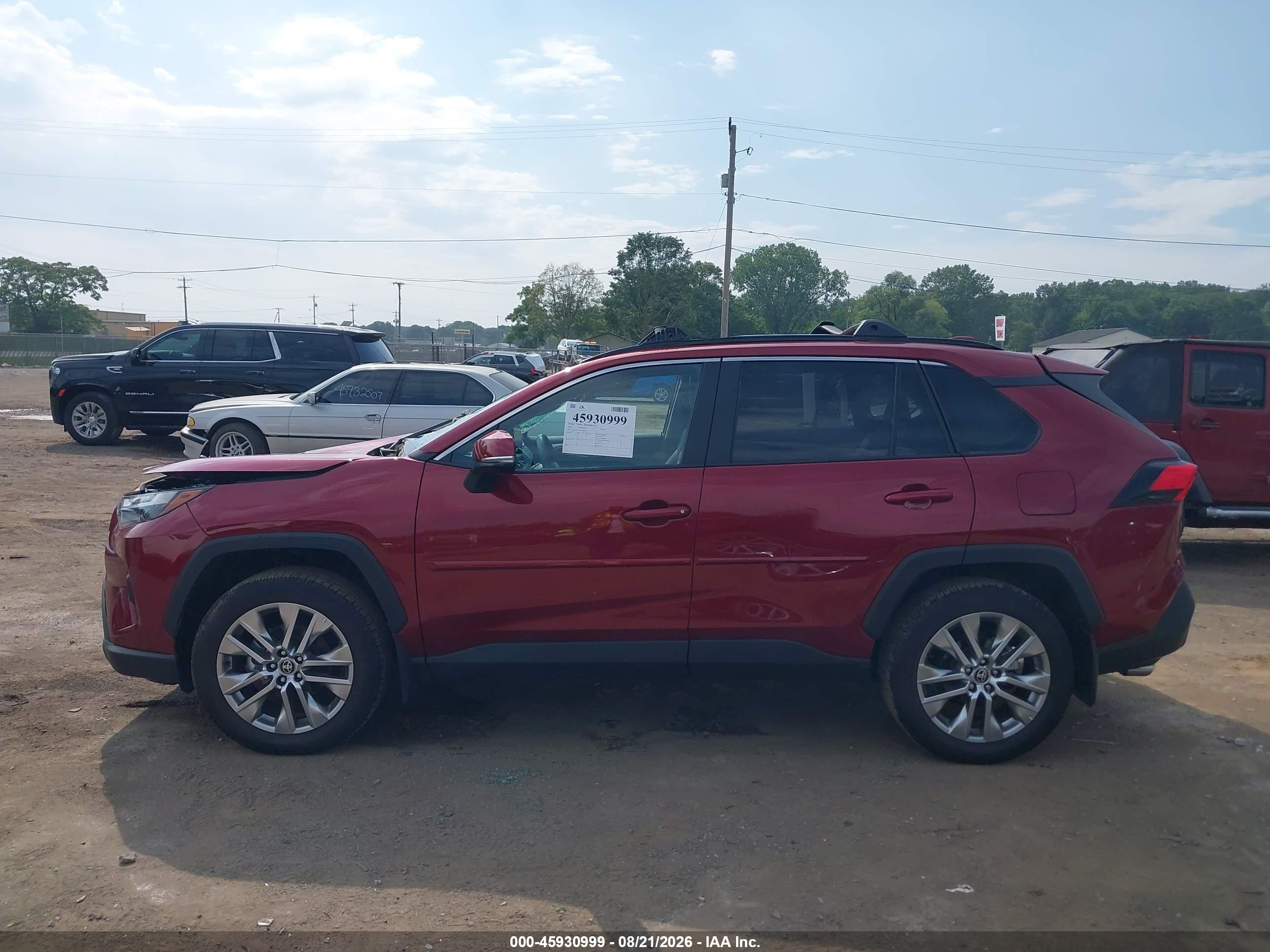 2025 TOYOTA RAV4 XLE PREMIUM