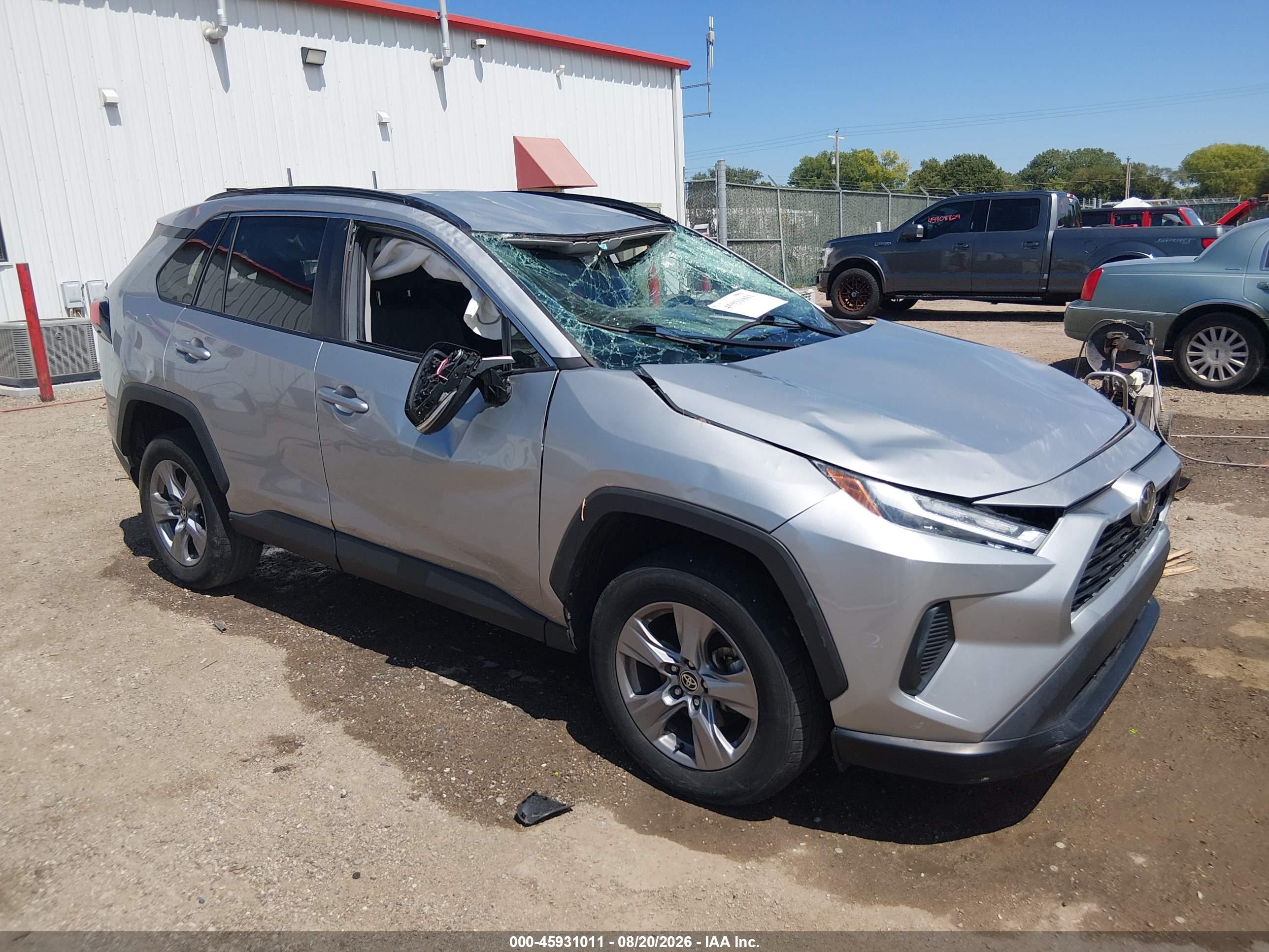 2022 TOYOTA RAV4 XLE