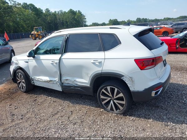 2022 VOLKSWAGEN TAOS 1.5T SE — I3