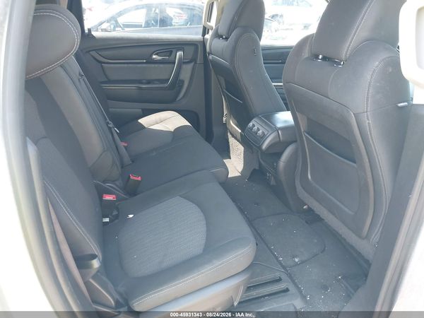 2015 CHEVROLET TRAVERSE LT — I8