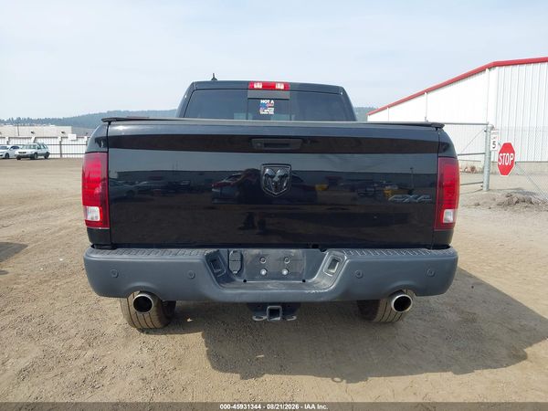 2020 RAM 1500 CLASSIC WARLOCK  4X4 5'7 BOX