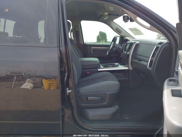 2020 RAM 1500 CLASSIC WARLOCK  4X4 5'7 BOX