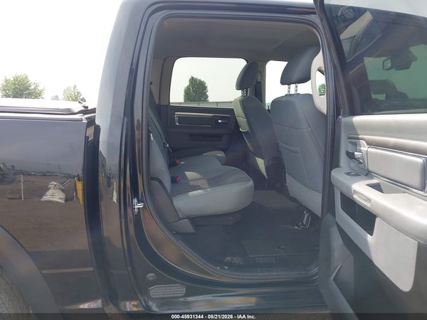 2020 RAM 1500 CLASSIC WARLOCK  4X4 5'7 BOX