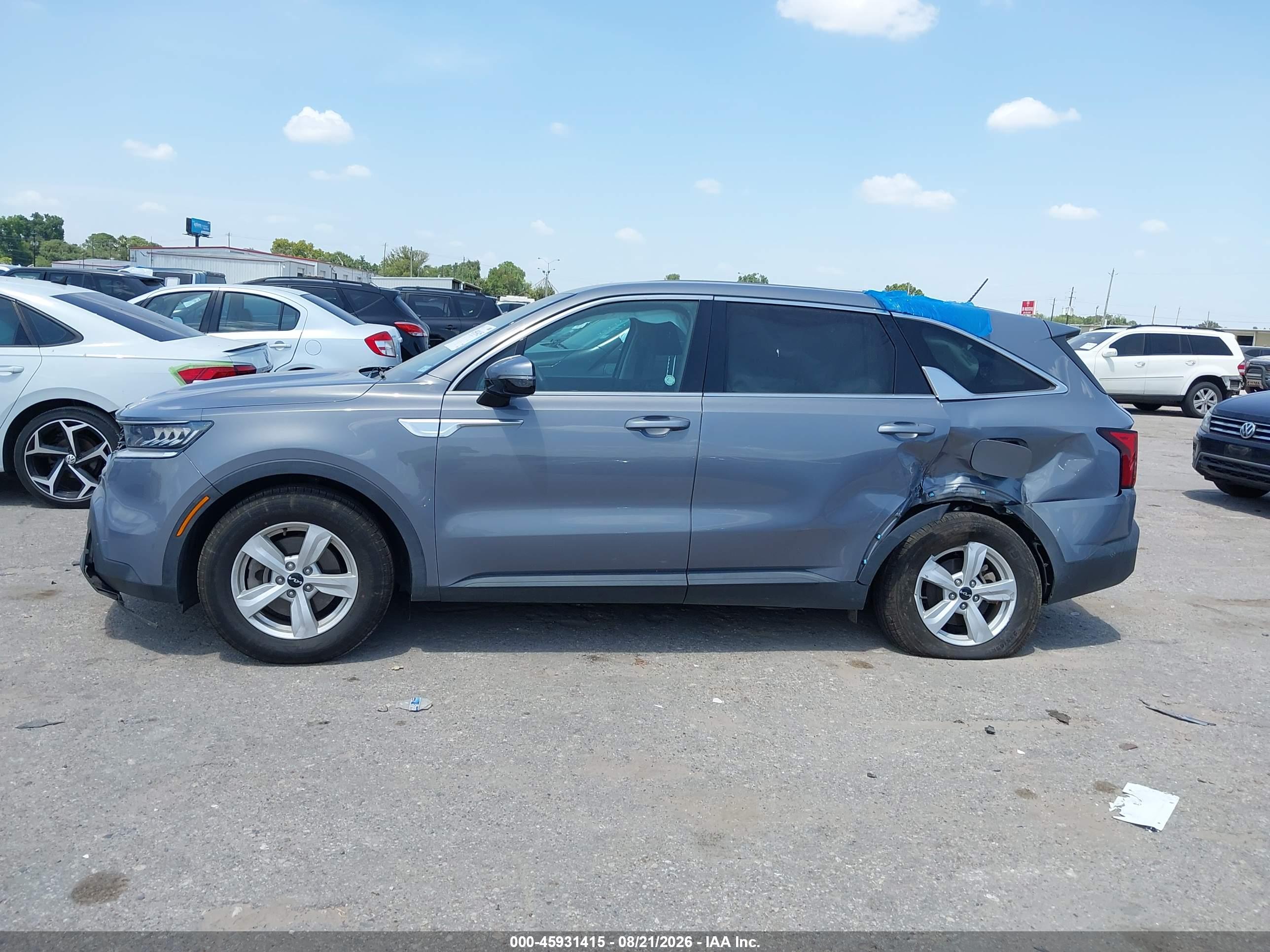2023 KIA SORENTO LX