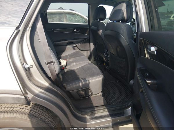 2016 KIA SORENTO 3.3L LX — I8