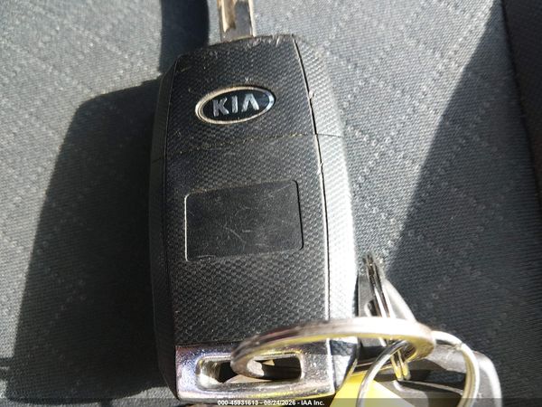 2016 KIA SORENTO 3.3L LX — I11