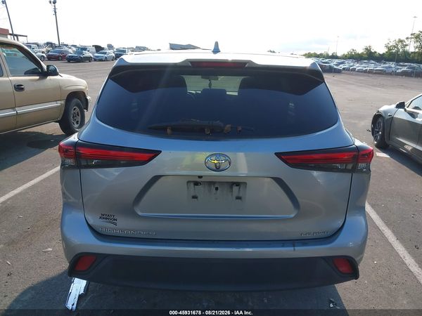 2021 TOYOTA HIGHLANDER LE