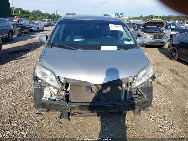 2019 TOYOTA SIENNA XLE 8 PASSENGER