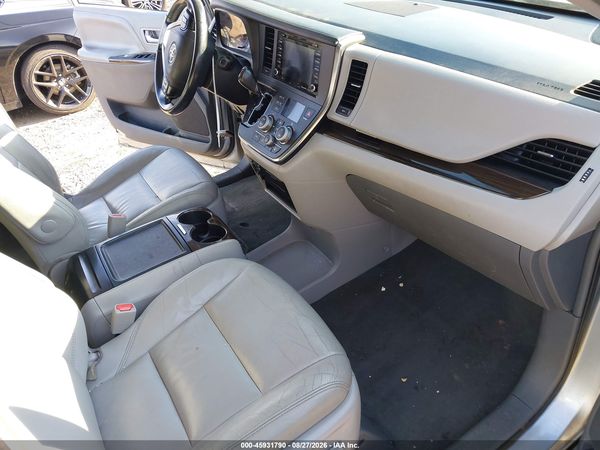 2019 TOYOTA SIENNA XLE 8 PASSENGER