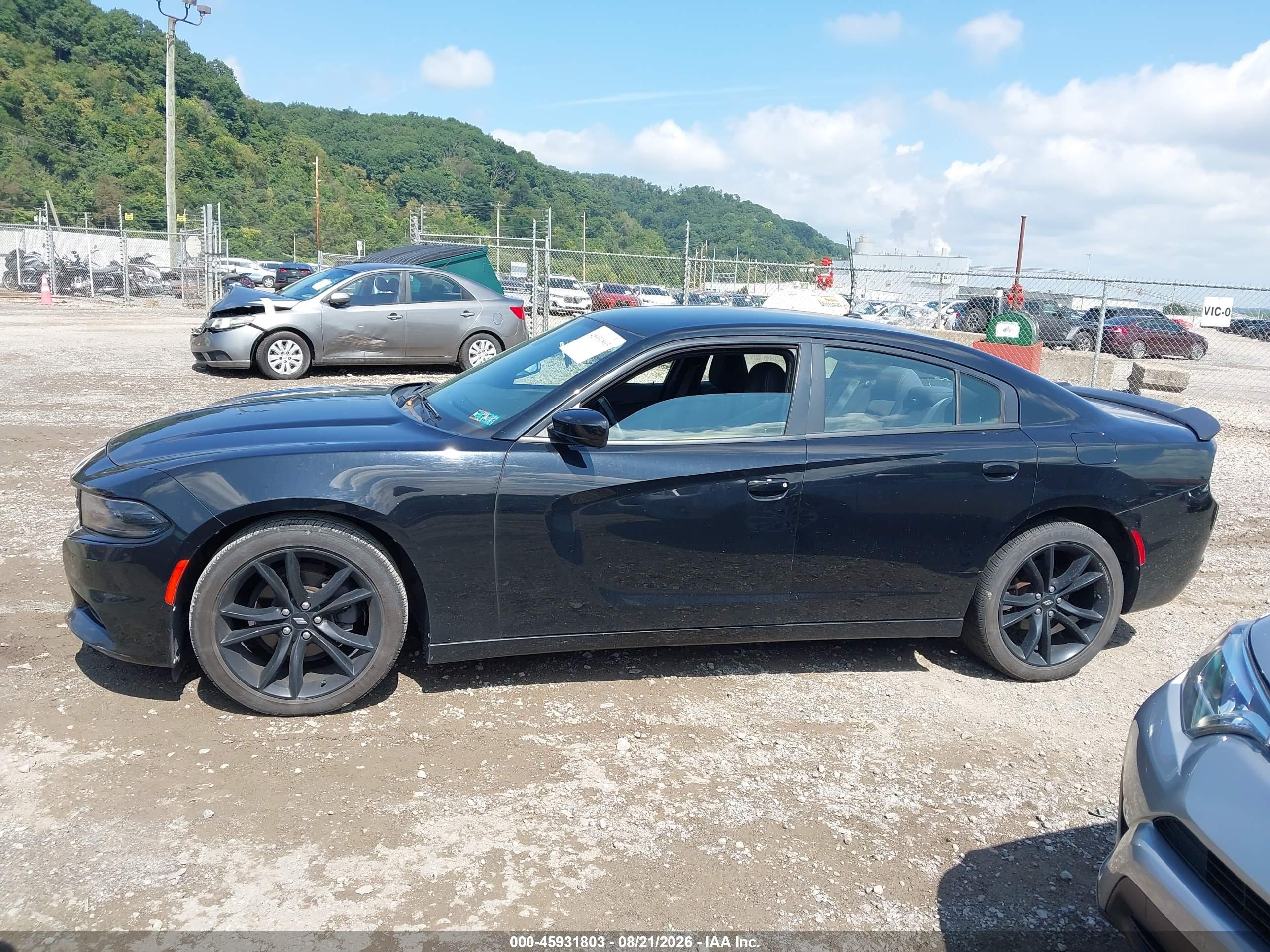 2018 DODGE CHARGER SXT RWD