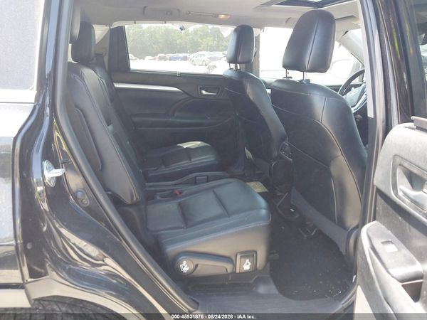 2019 TOYOTA HIGHLANDER XLE — I8