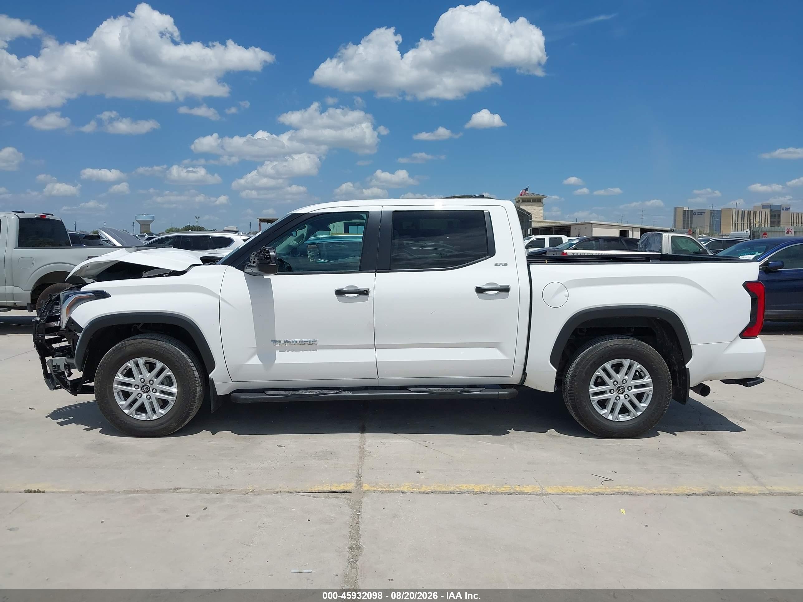 2024 TOYOTA TUNDRA SR5