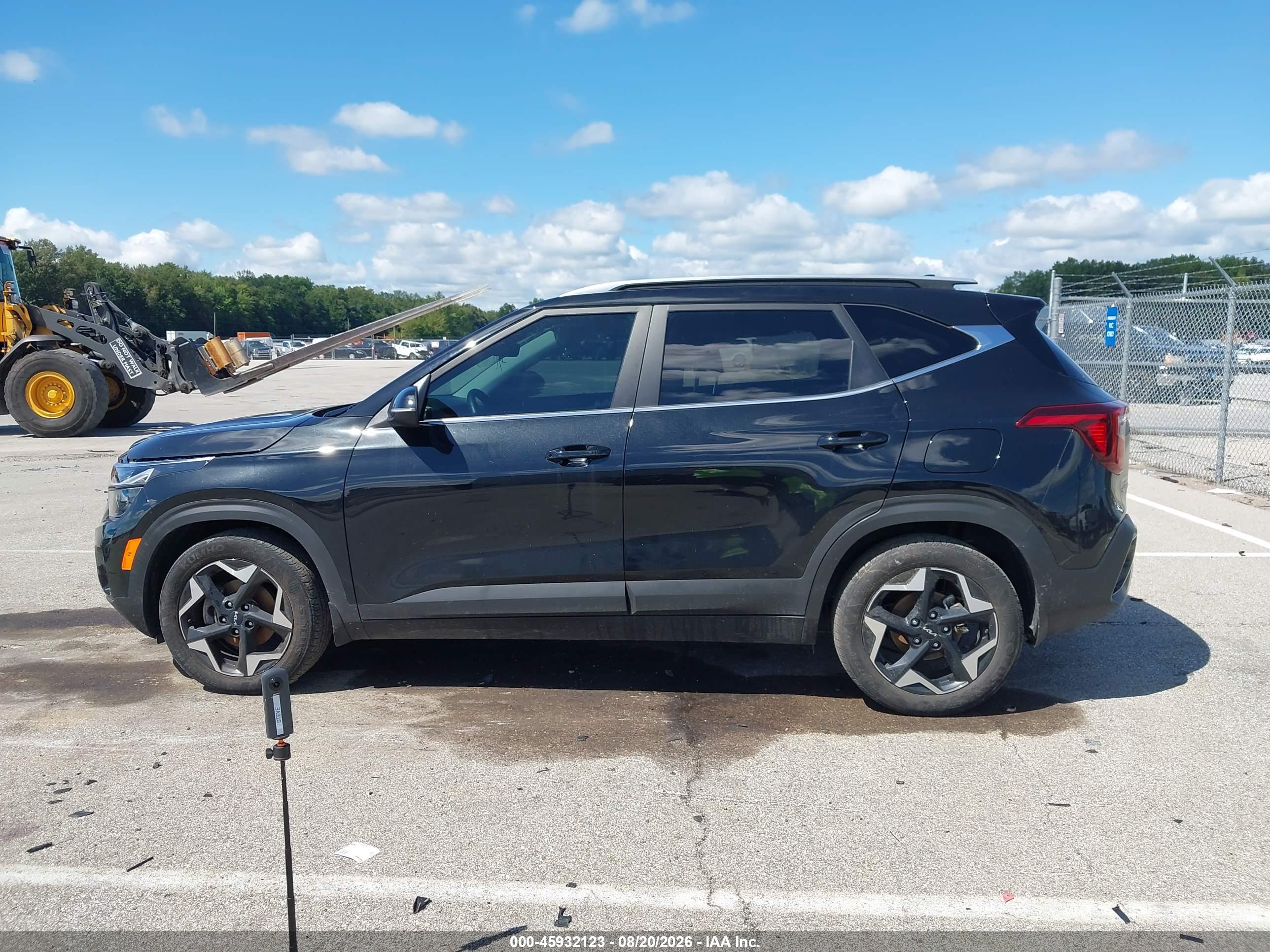2024 KIA SELTOS EX