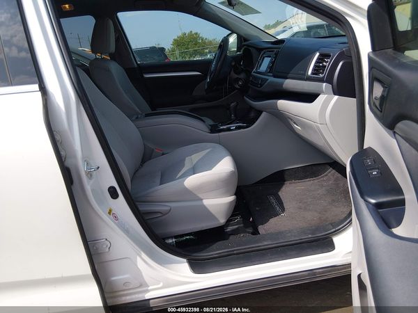 2016 TOYOTA HIGHLANDER LE V6