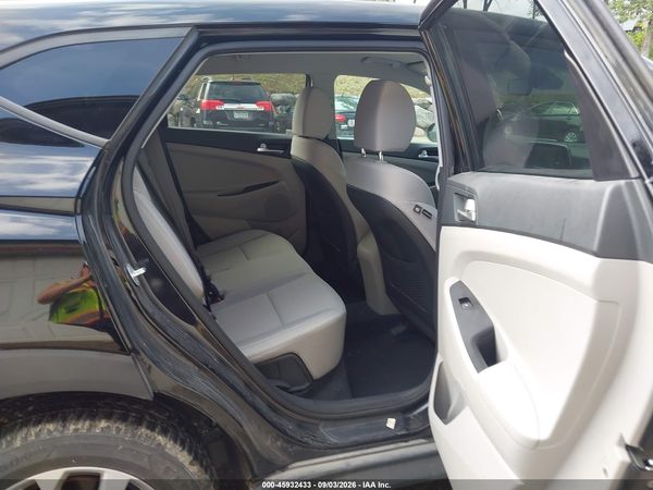 2019 HYUNDAI TUCSON SE — I8