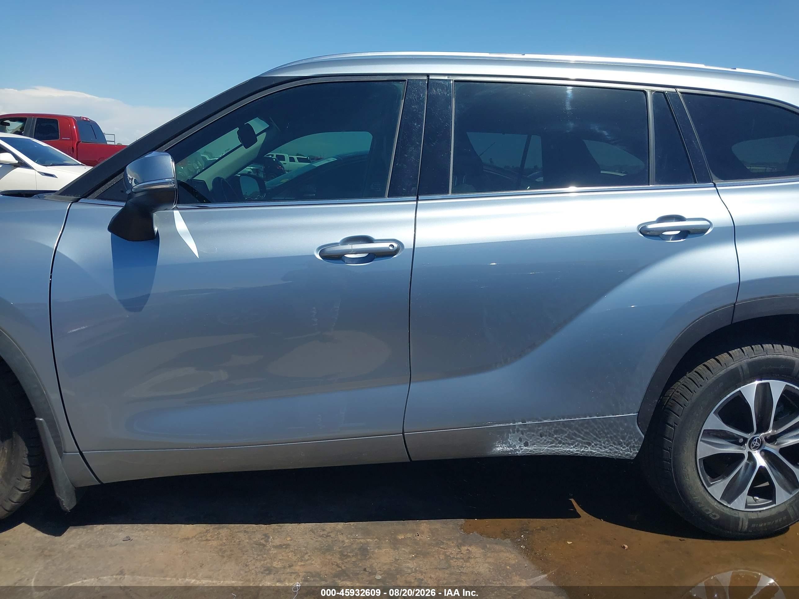 2020 TOYOTA HIGHLANDER XLE