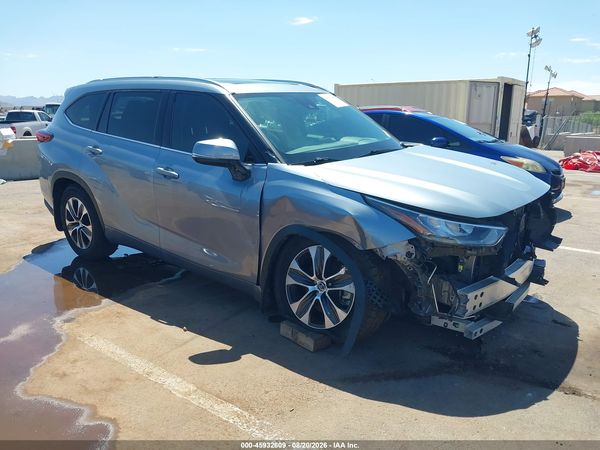 2020 TOYOTA HIGHLANDER XLE