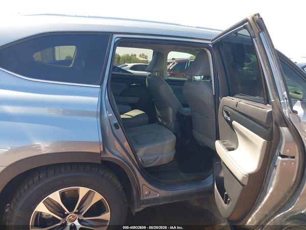2020 TOYOTA HIGHLANDER XLE