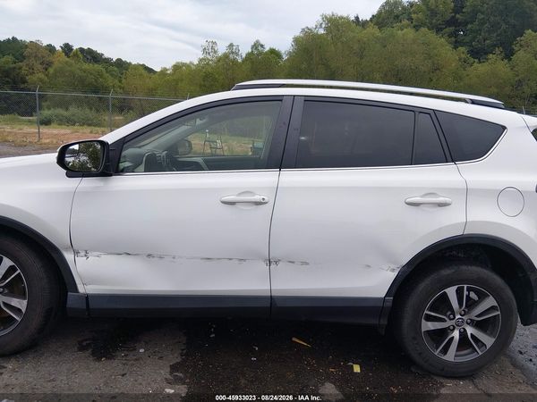2016 TOYOTA RAV4 XLE — I117