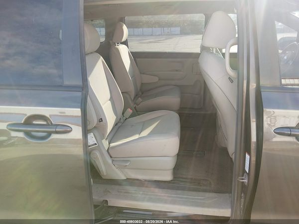 2016 KIA SEDONA LX