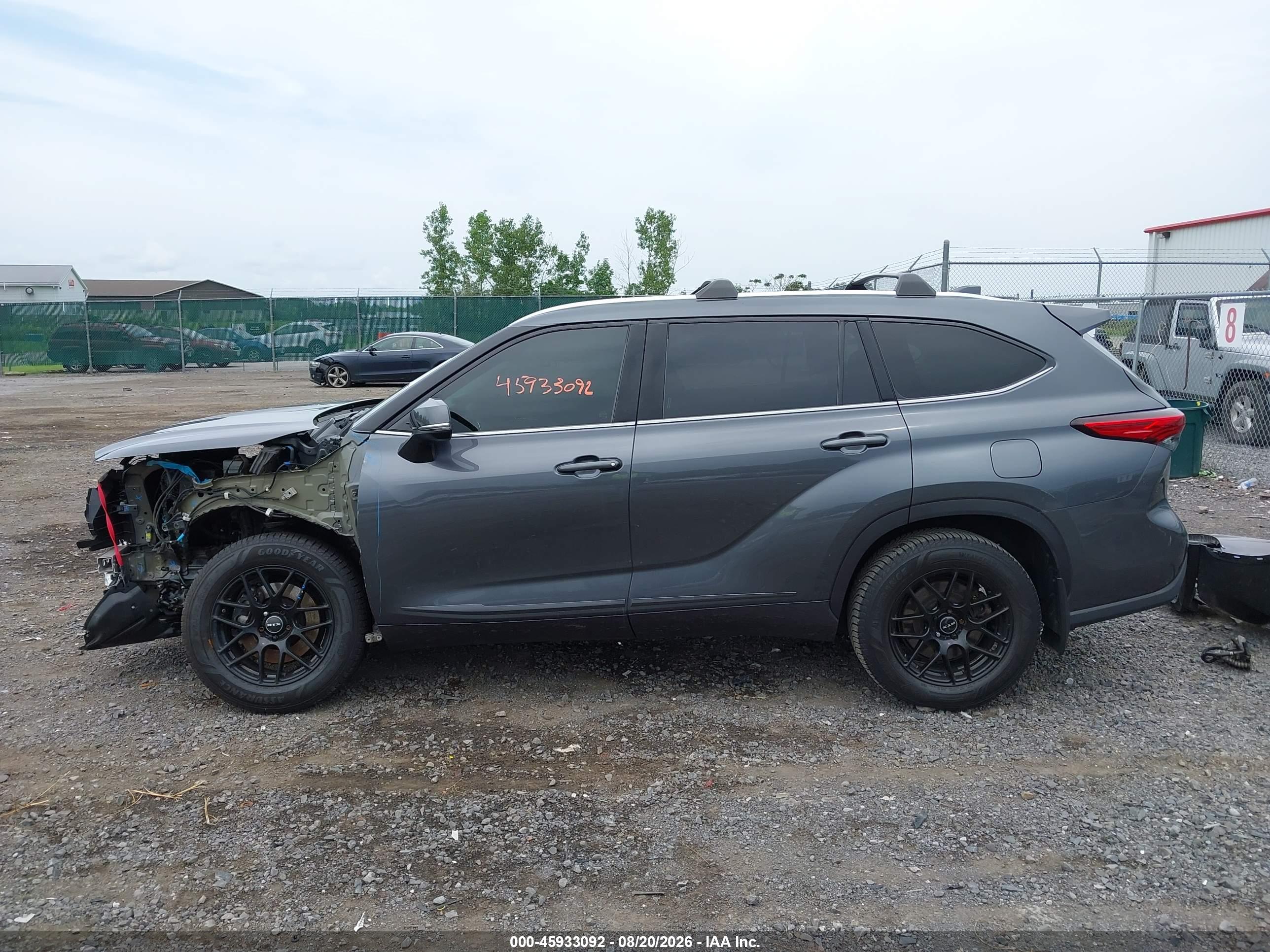 2020 TOYOTA HIGHLANDER XLE