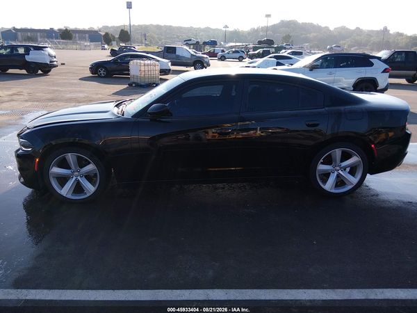 2016 DODGE CHARGER SXT