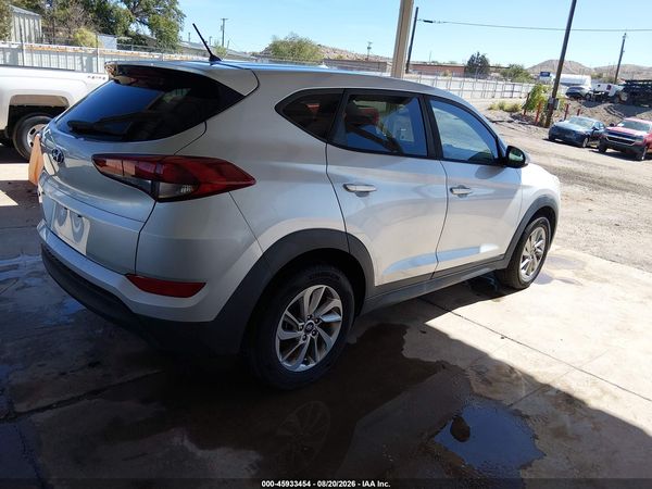 2018 HYUNDAI TUCSON SE — I4